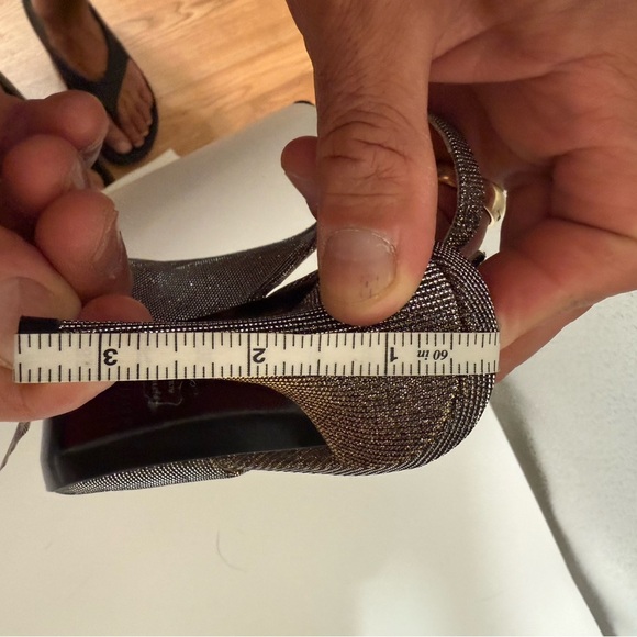 Stuart Weitzman gold metallic peep toe sling back heels size 8 - Picture 12 of 13